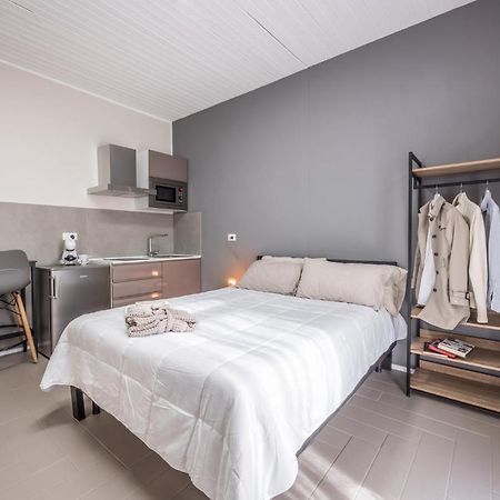 Suite 649 Mono Con Terrazzo Modena Bagian luar foto