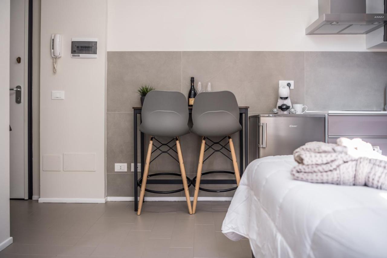 Suite 649 Mono Con Terrazzo Modena Bagian luar foto