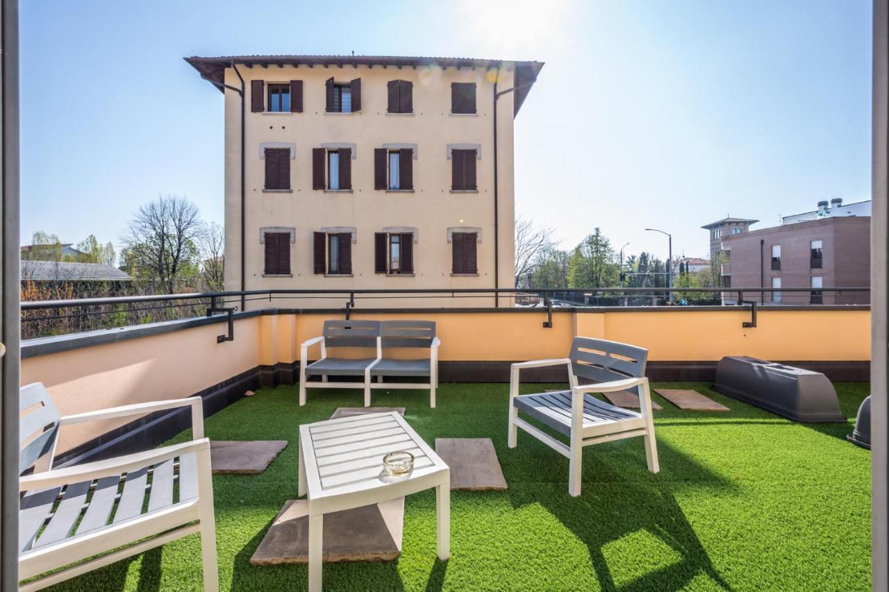 Suite 649 Mono Con Terrazzo Modena Bagian luar foto