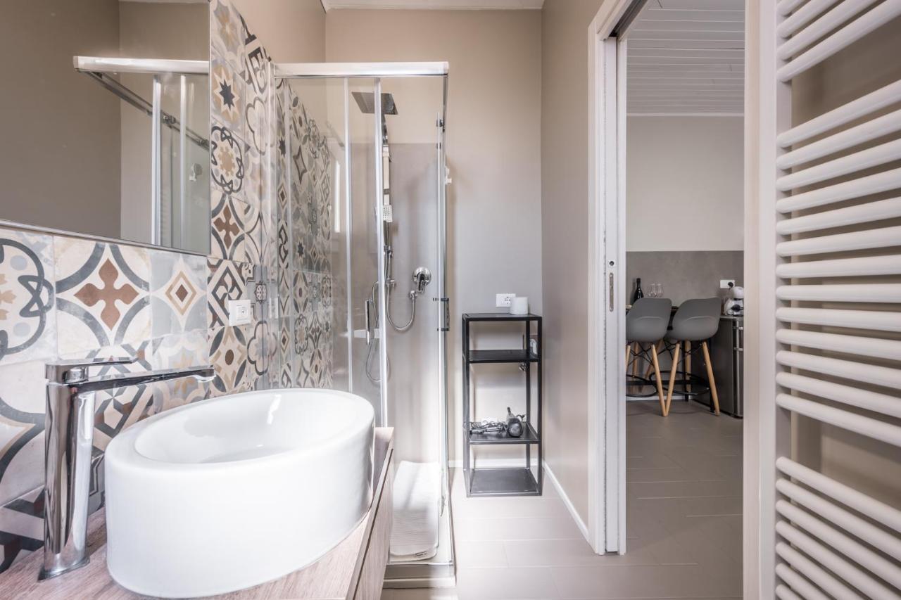 Suite 649 Mono Con Terrazzo Modena Bagian luar foto