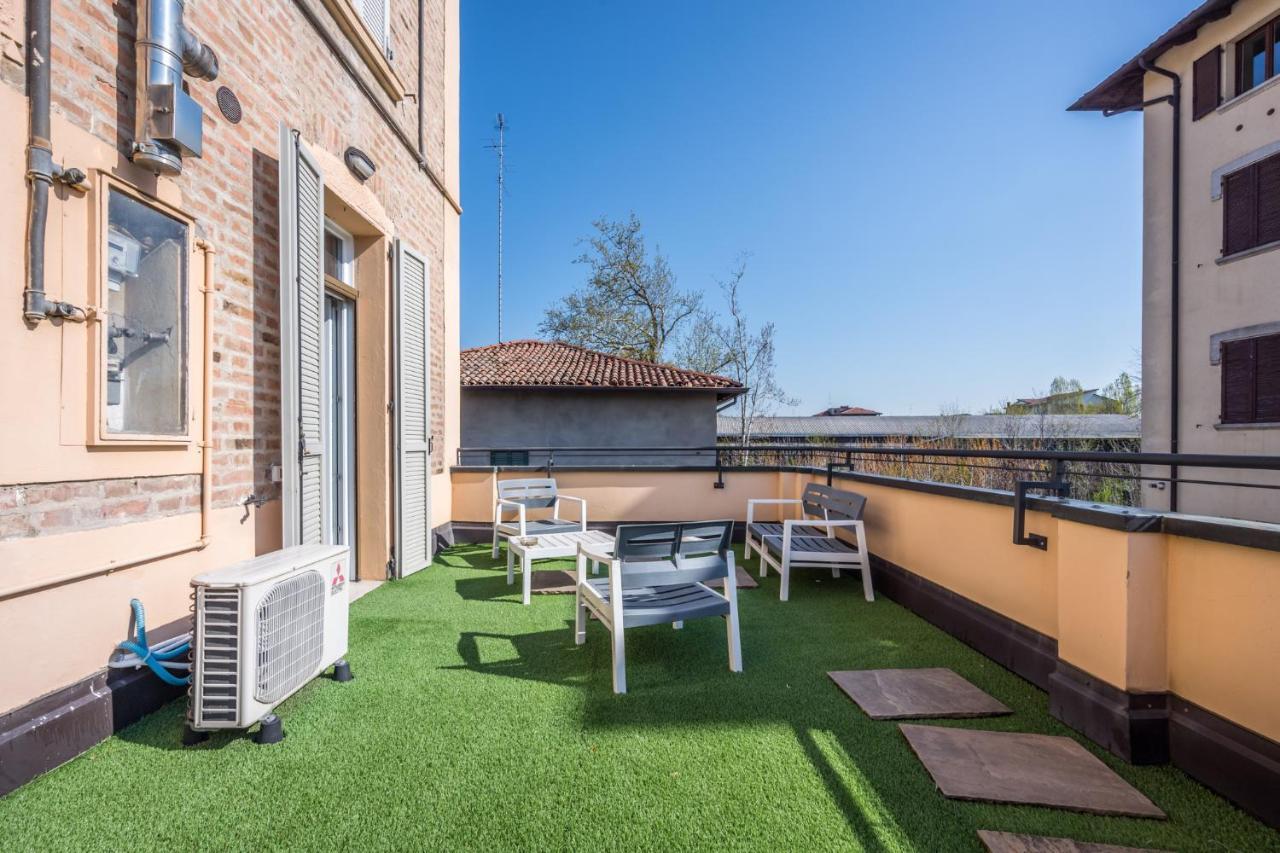 Suite 649 Mono Con Terrazzo Modena Bagian luar foto