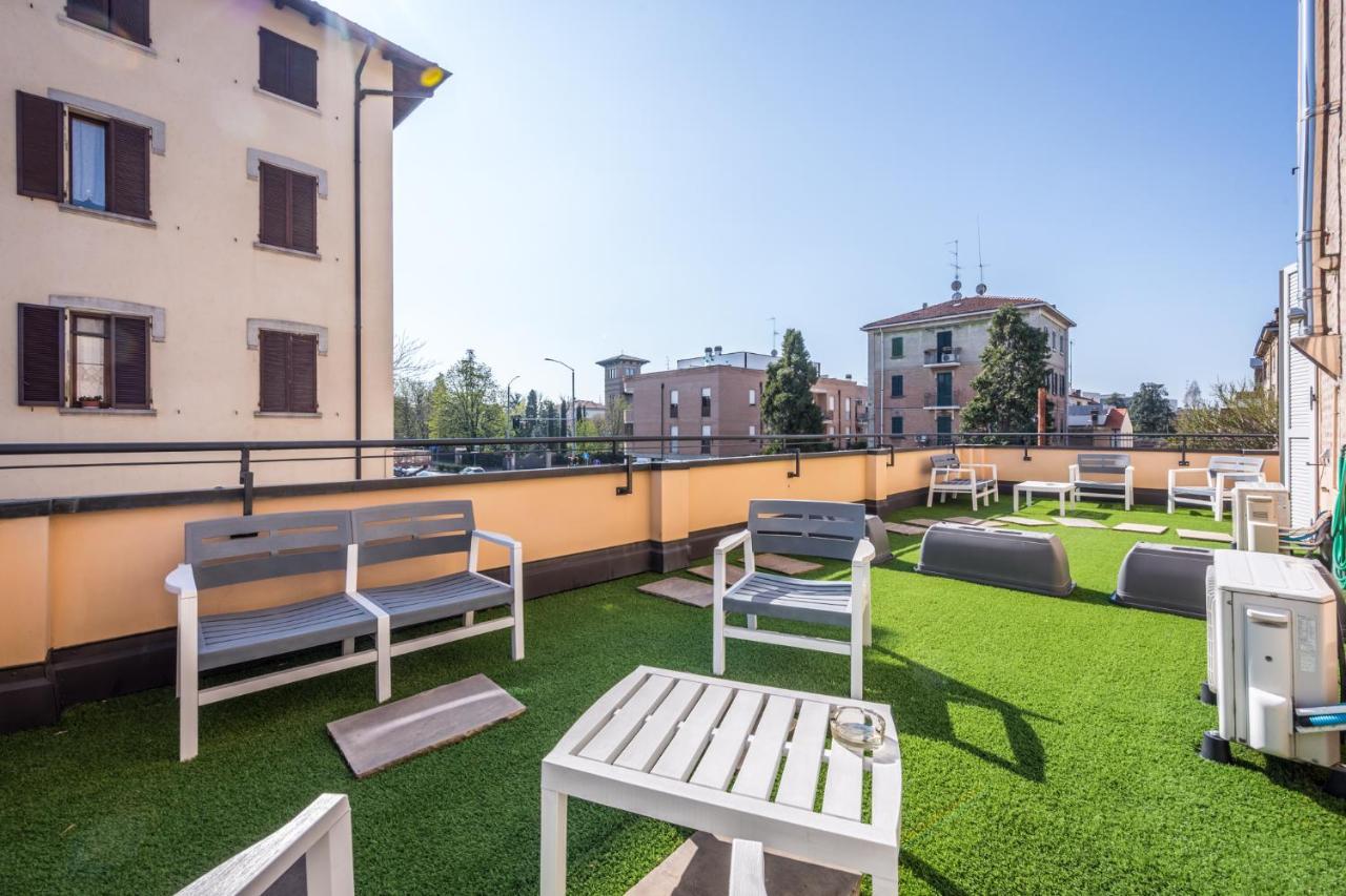 Suite 649 Mono Con Terrazzo Modena Bagian luar foto